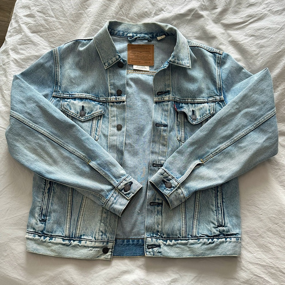 Vintage Levi's Light Blue Denim Jacket size M